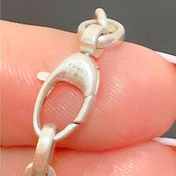 Gucci Silver Necklace with Iconic Pendant - Picture 5 of 9